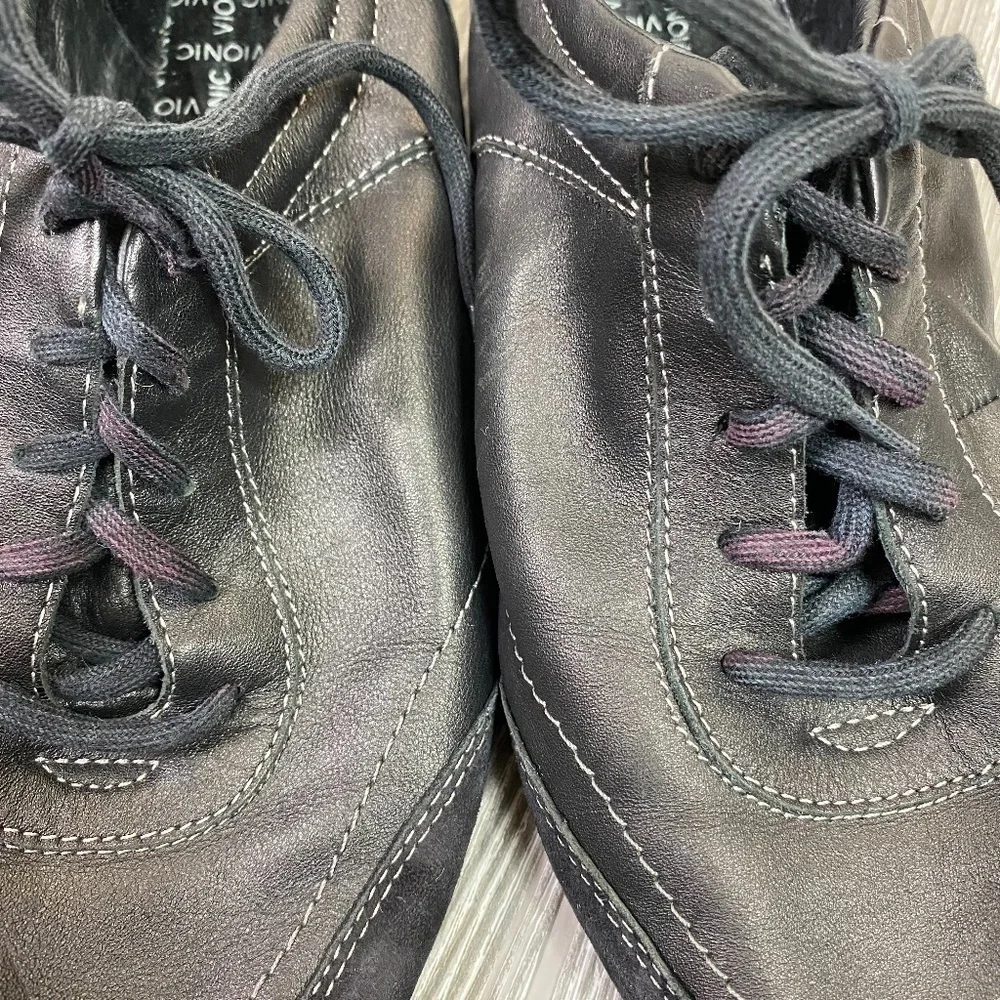VIONIC Women's Lace Up Stitched Sneakers